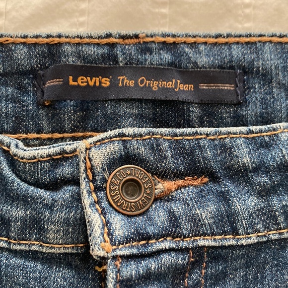 Levi's The Original Jean, Mid-Rise Straight leg, Size 6, mint condition! - Picture 8 of 16